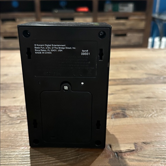 Frogger Mini Arcade Game - Picture 4 of 6